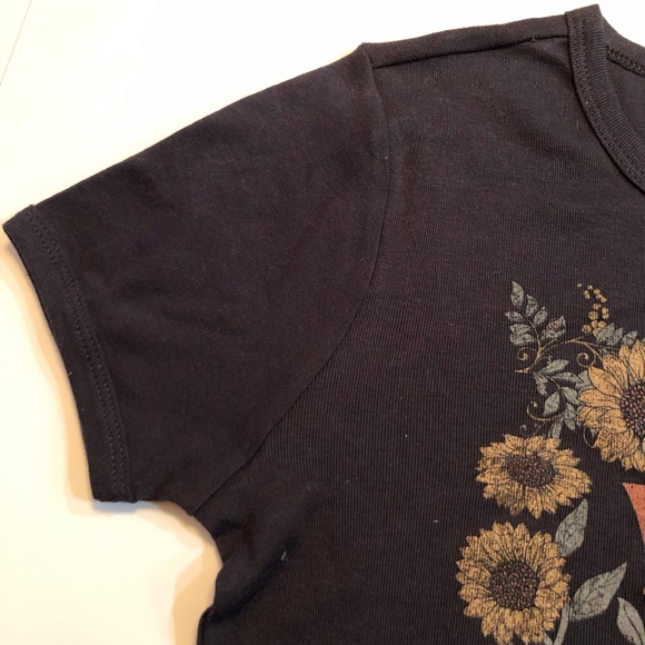 Vinyl Icons  NWOT JR (S & M) black cropped tee - DIE YOUNG STAY PRETTY - Picture 7 of 9